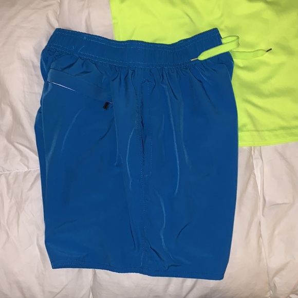 Swim shorts - mens size medium blue and yellow - Picture 4 of 8